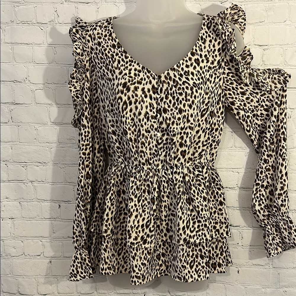 Oddy NWT Leopard Print cold shoulder Women's Top